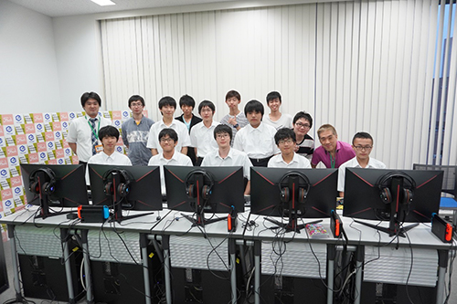 大阪電気通信大学高等学校のe Sports同好会がesports常設スタジオを見学 19年 新着情報 大阪電気通信大学