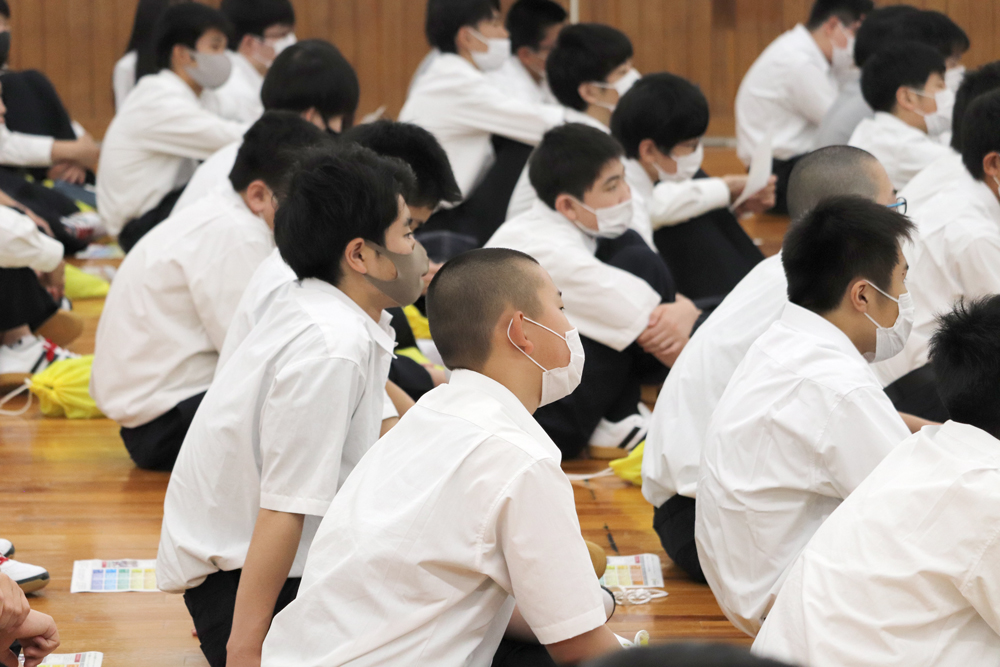 大阪電気通信大学高等学校の普通科 進学総合コース向けに「メディア情報コース」を知るリレー講義を行いました 大阪電気通信大学高等学校の普通科 進学総合コース向けに「メディア情報コース」を知るリレー講義を行いました