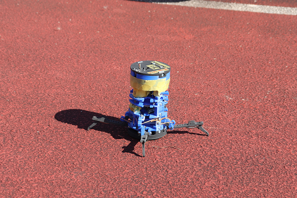 四條畷キャンパスで高校生による缶サット（模擬人工衛星）打ち上げ実験