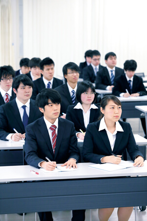OB・OGの話を聞き働き方のイメージを具体化