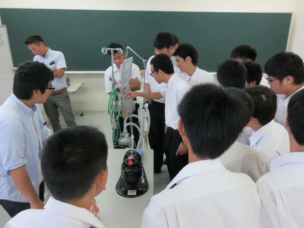 電通高校生の大学見学会
